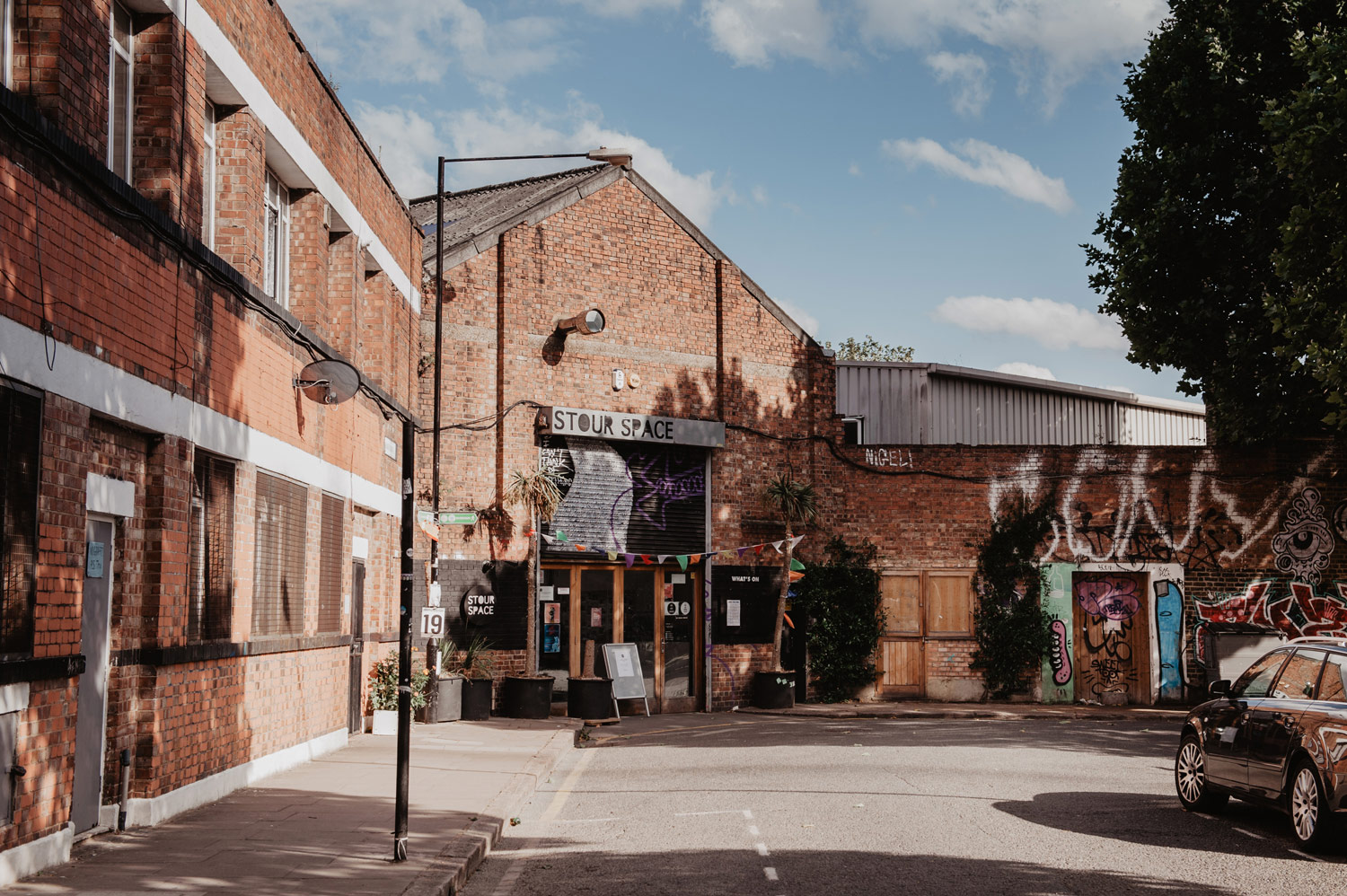 industrial minimalist hackney stour space wedding photography