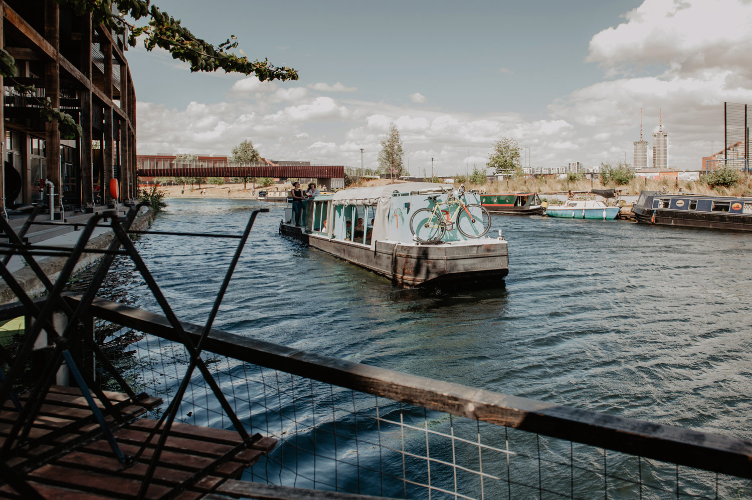 industrial minimalist hackney stour space wedding photography