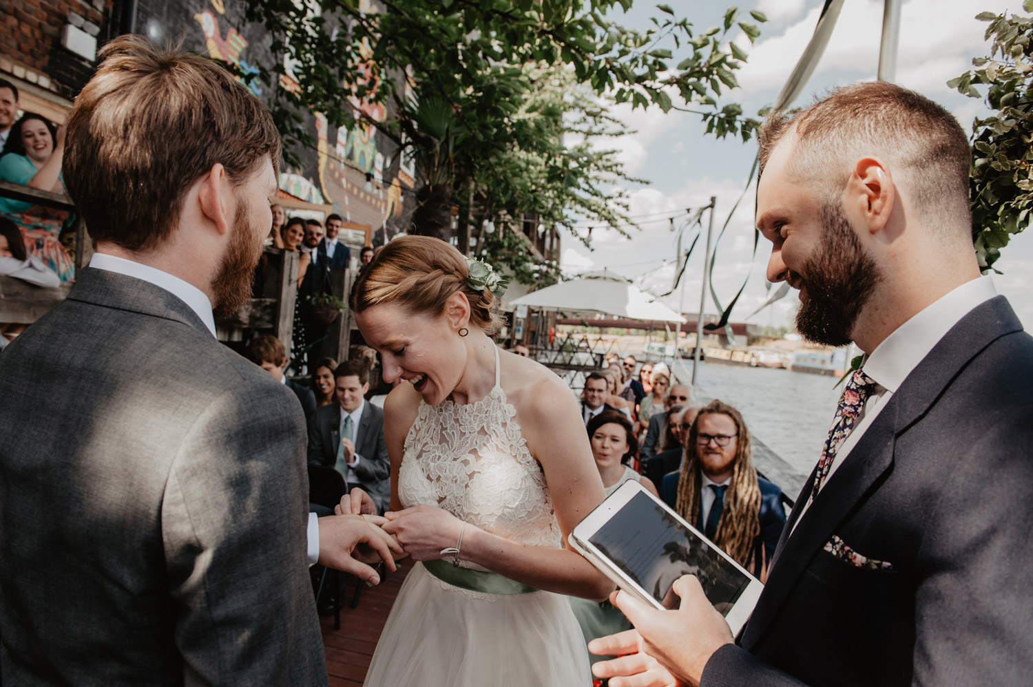 modern industrial minimalist hackney wedding stour space anne schwarz photography