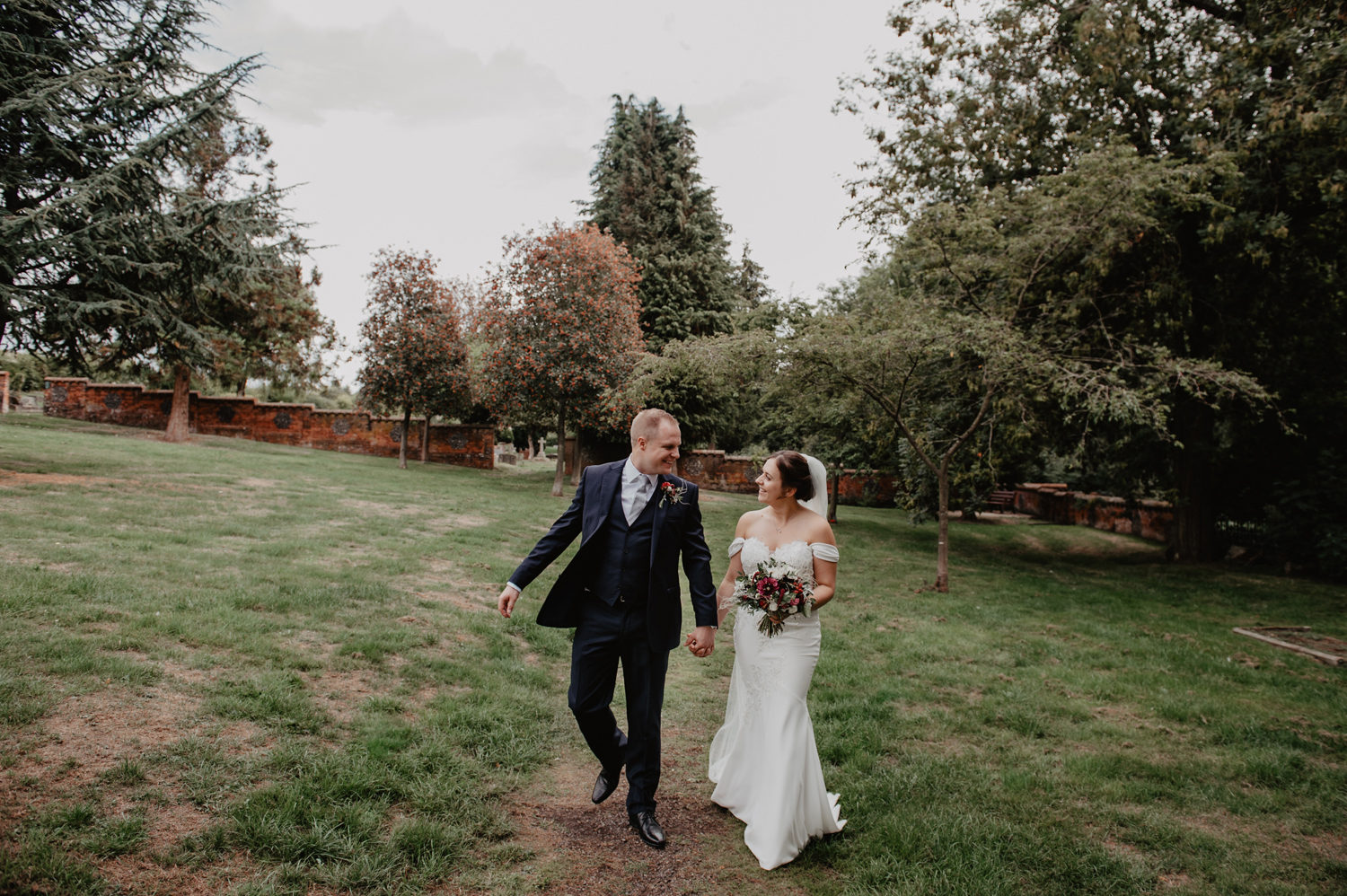 couple photos wedding photography amersham buckinghamshire