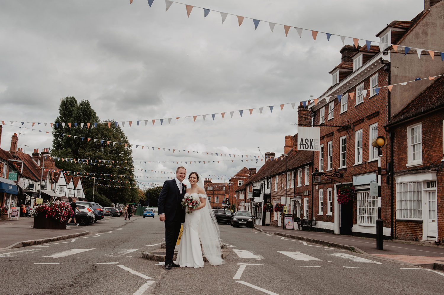 couple photos wedding photography amersham buckinghamshire