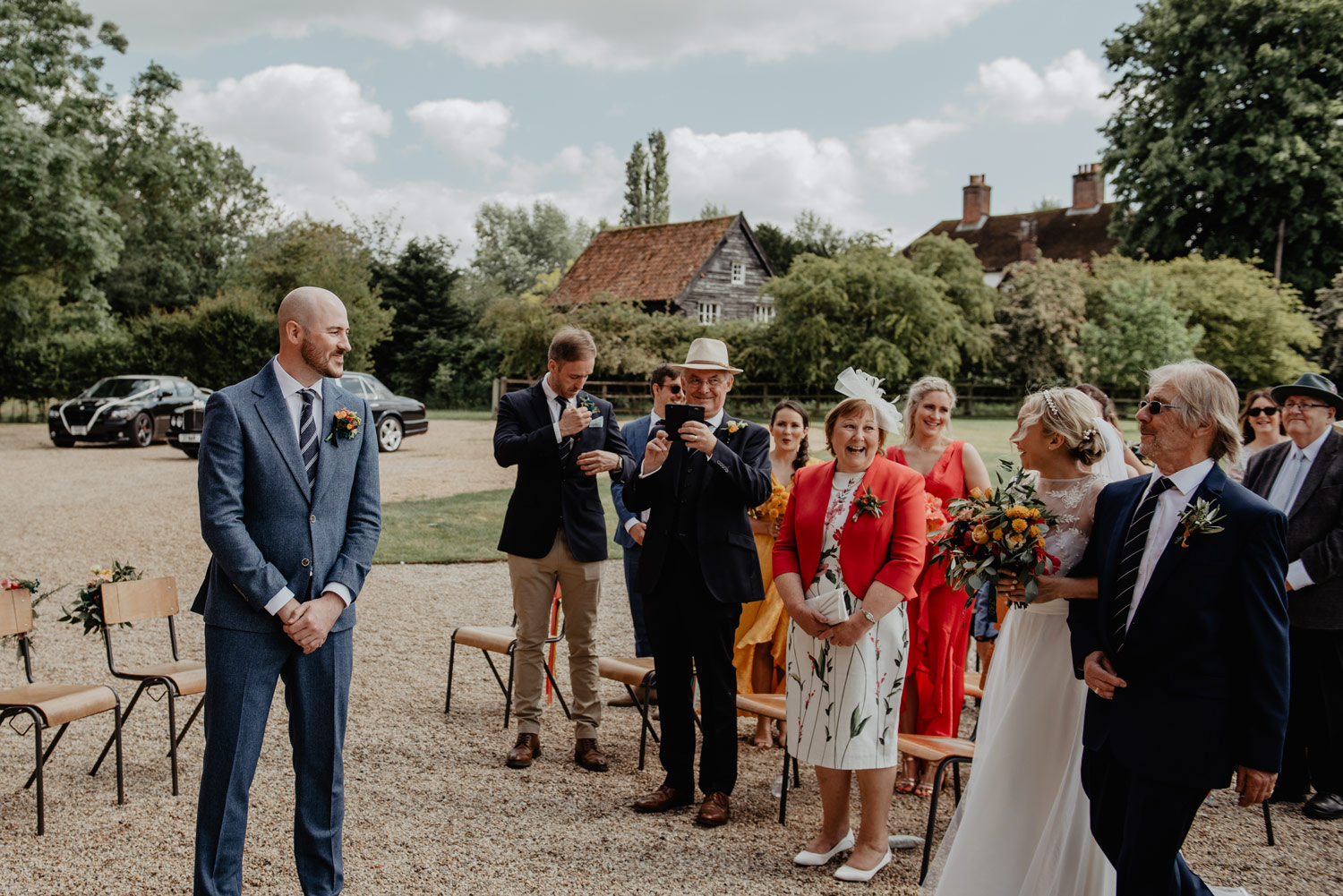 abbey hall eye suffolk barn wedding outdoor ceremonyby anne schwarz photography