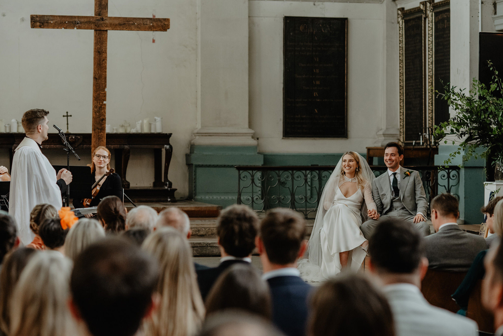 fine art wedding photography of bride and groom at shoreditch church st leonards