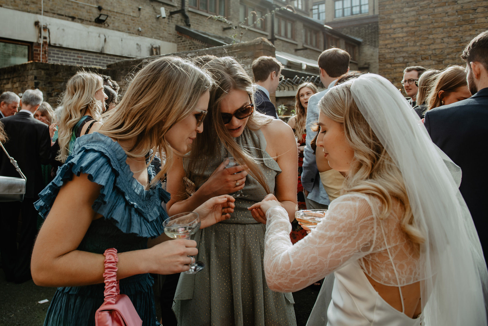 modern urban wedding reception with colour pop at shoreditch studios hackney anne schwarz photography