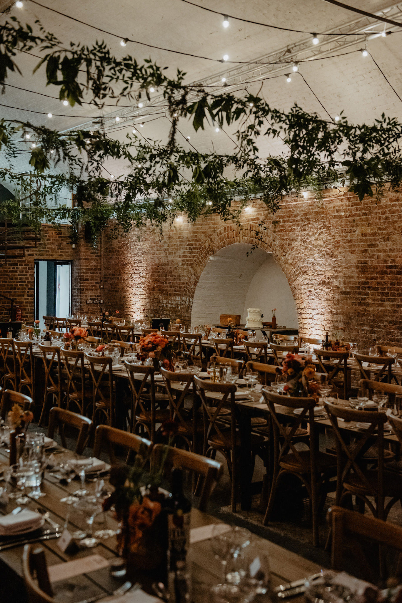 shoreditch studios long table wedding set up